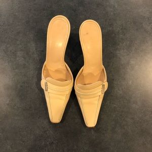 Chanel - Cream Mules - 38 1/2 EUR